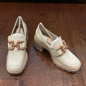 Dolce Vita HAROLD Ivory patent leather loafers Size 5